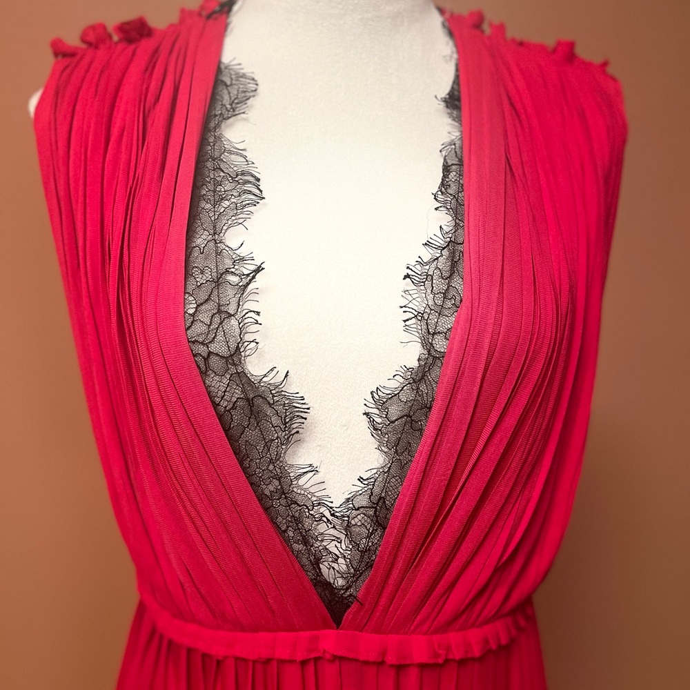 $2,500 NWOT Gucci Grecian style lace dress - Picture 2 of 6